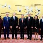 Chinese Premier Meets with US Senator Steve Dennis